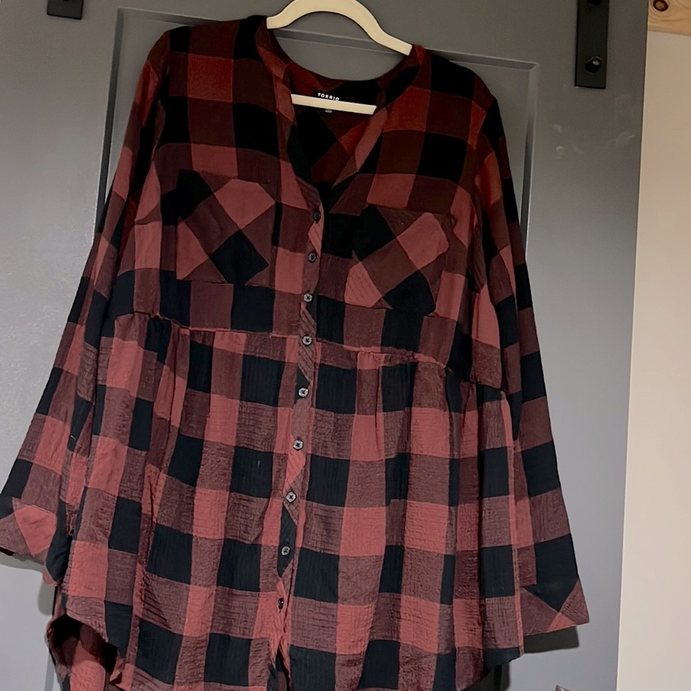 Like New Torrid Plaid Babydoll Top, Long sleeve, Button Up, Size 2